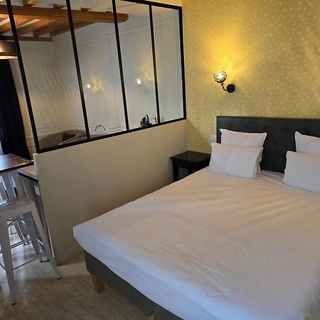 Au Loup Historic Apartments 贝叶 外观 照片