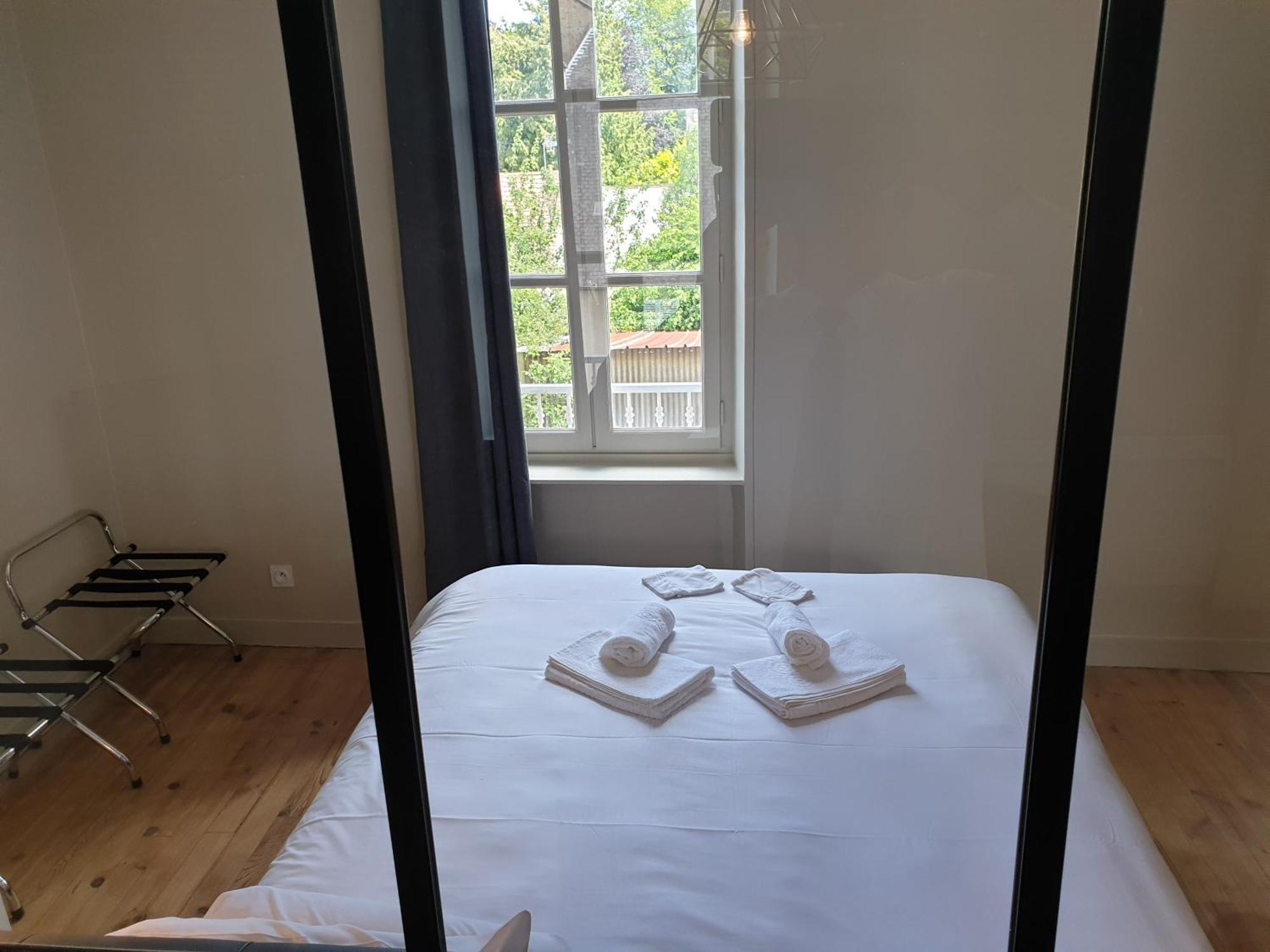 Au Loup Historic Apartments 贝叶 客房 照片